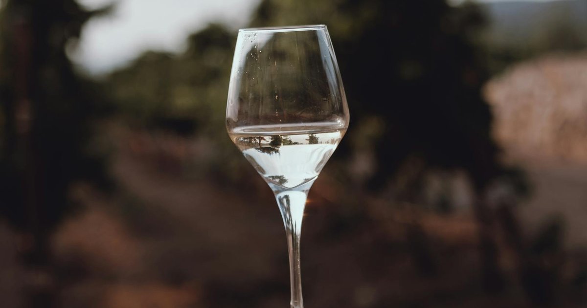 Corfu Wine in the Old Town: Bars, Bottles and Day Trips